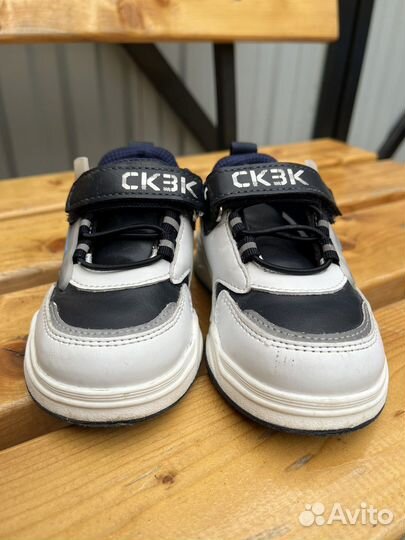 Кроссовки детские 23 размер