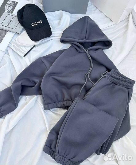 Женский костюм