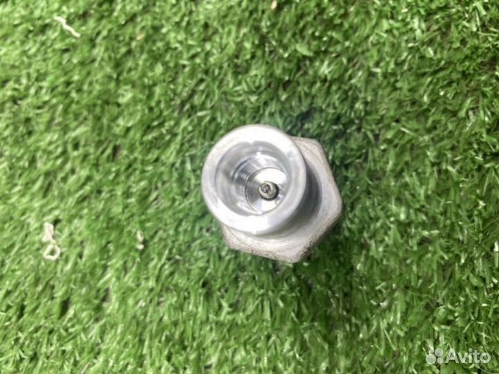 Датчик давления кондиционера хладагента VAG 2266