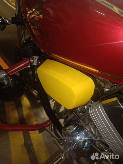 Боковые крышки карбюратора Honda VF750c Magna