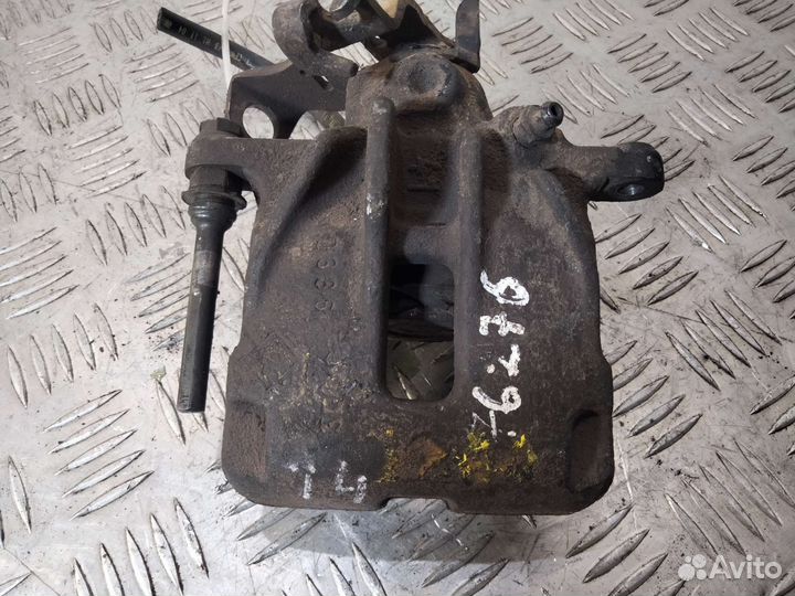 Суппорт задний правый Фольксваген Т4