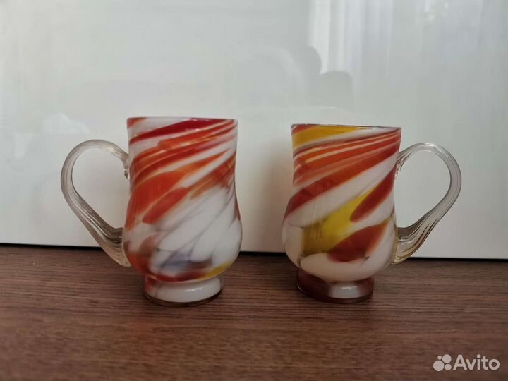 Кружки бокалы цветное стекло