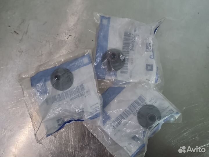 Колпачки маслосъемные, 12689006 12689007