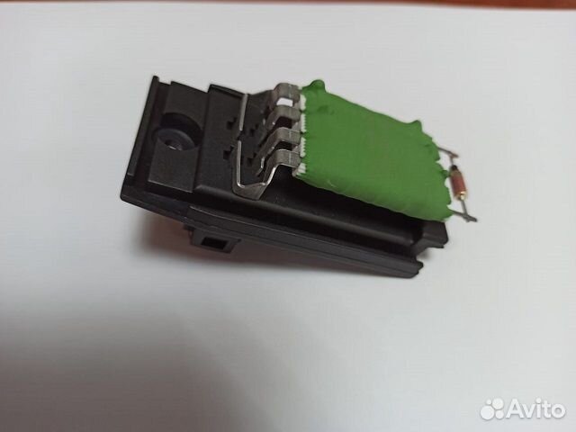 Где находится резистор печки форд с мах