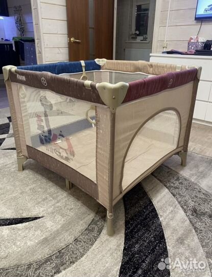 Манеж детский складной