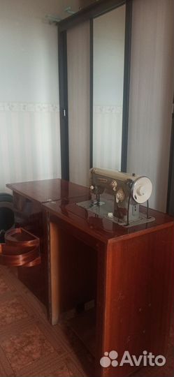 Швейная машинка Чайка