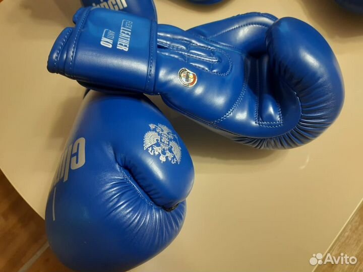 Продам новую детскую спорт. форму для кикбоксинга