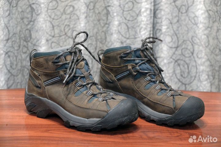 Ботинки треккинговые женские keen