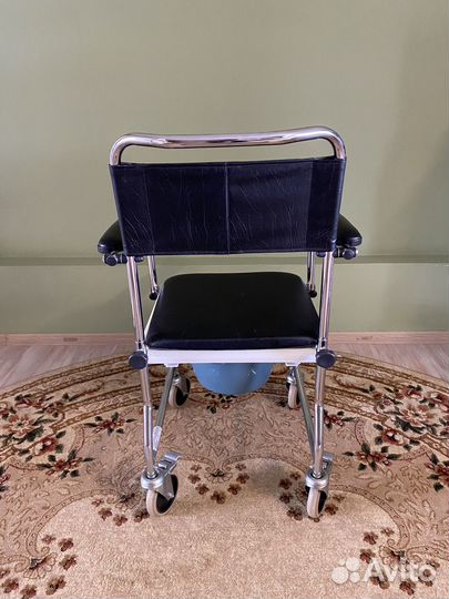 Кресло - стул с санитарным оснащением