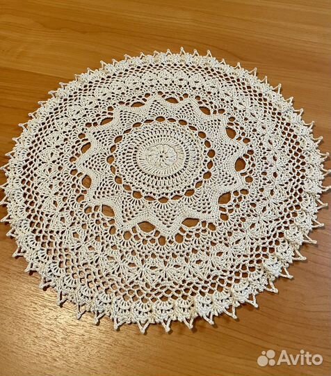 Салфетки вязаные крючком 31-38см