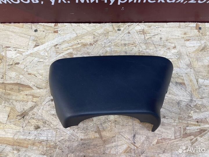 Подрулевой кожух Renault Sandero Stepway