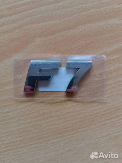 Эмблема задняя 