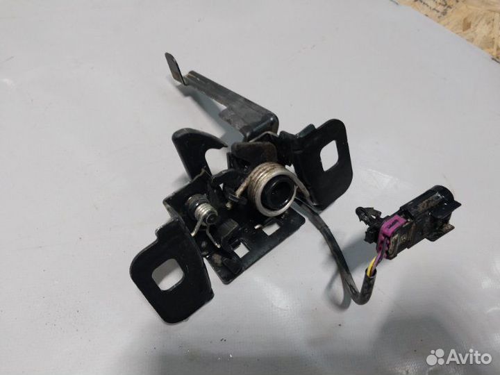 Замок капота Chevrolet Cruze седан 1.6 F16D3 2010