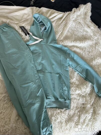 Спортивеый костюм женский