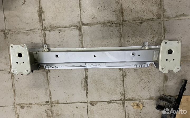 Усилитель переднего бампера Subaru XV GT