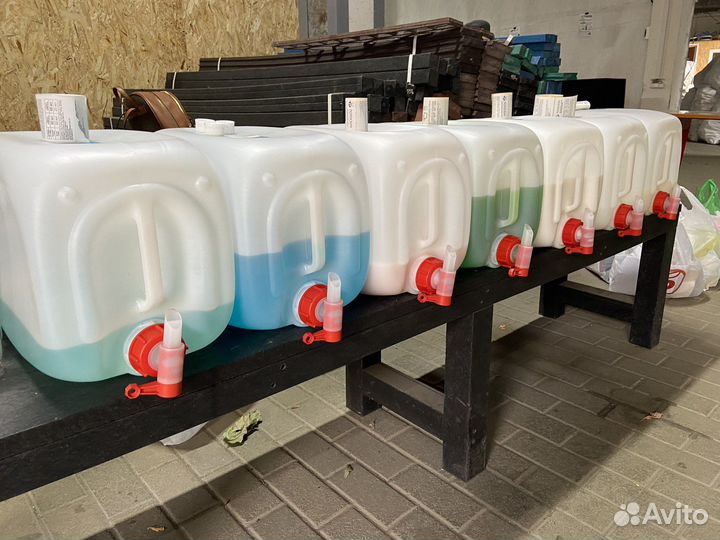 Кран для канистры