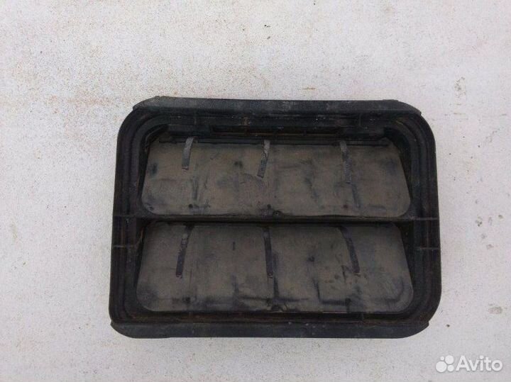 Решетка вентиляционная задняя левая Renault