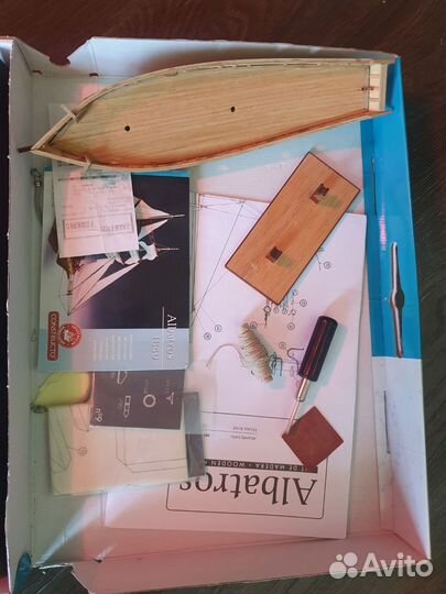 Деревянная модель корабля