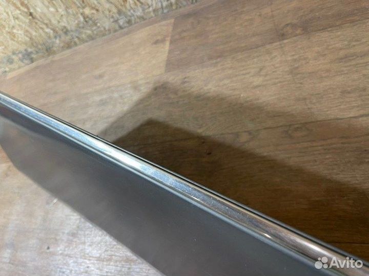 Молдинг двери передний правый Mercedes-Benz E320