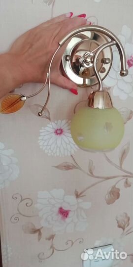 Комплект люстра и бра
