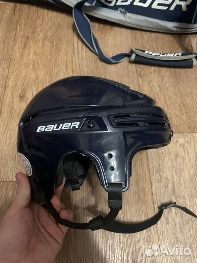 Хоккейный шлем