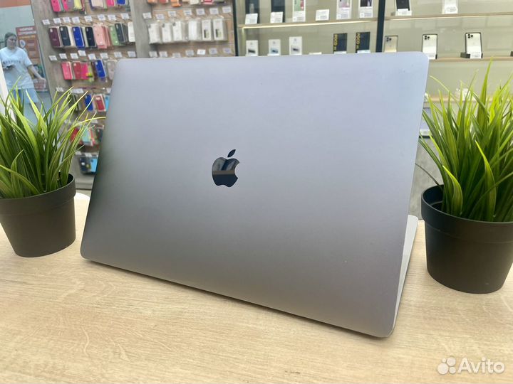 Ноутбук Apple MacBook Pro 15 2016