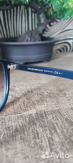 Солнцезащитные очки emporio armani