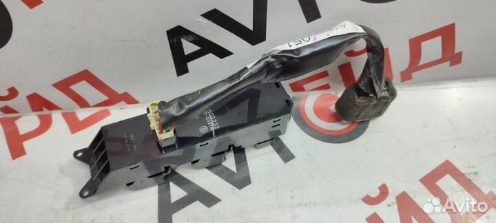 Блок управления стеклоподъемниками Mitsubishi