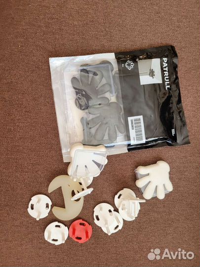 Заглушки для розеток и защита углы