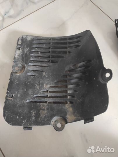 Подкрылок Mercedes E350 W211