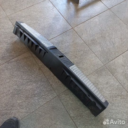 Накладка замка багажника Nissan Murano Z51