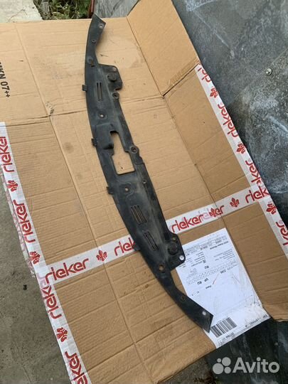 Накладка замка капота Kia Optima 3 11-15 гв