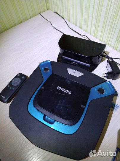 Робот пылесос philips