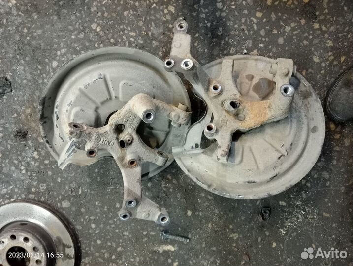 Кулак поворотный перед зад Гольф, Кадди