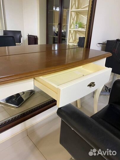 Консоль, туалетный столик