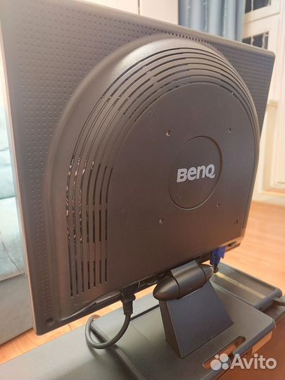 Монитор Benq и системный блок