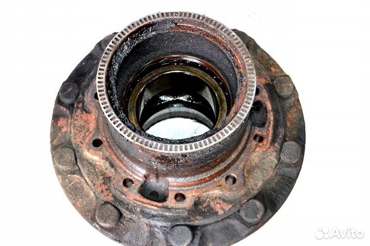 Ступица ведущего моста дисковые тормоза, правая me