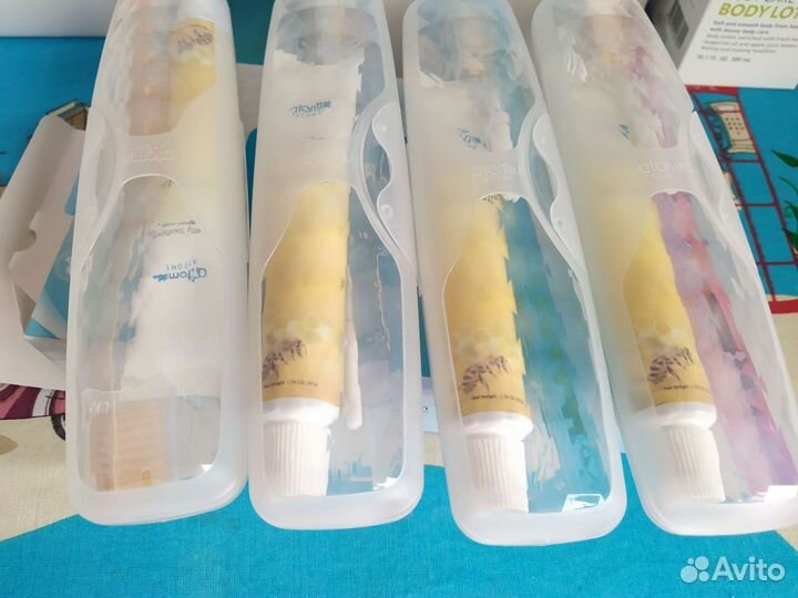 Дорожный набор:зубная щётка,паста, ёршик,контейнер