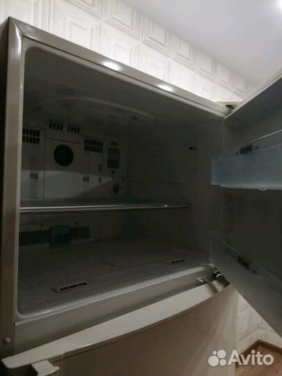 Холодильник Sharp