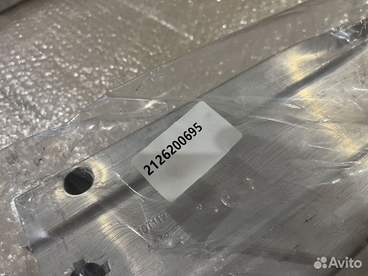 Правое крепление домик усилителя Mercedes W205