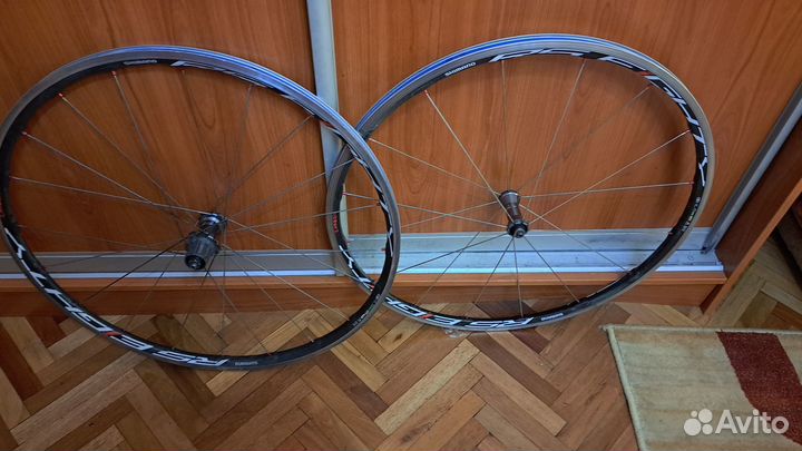 Карбоновые колеса шоссе Shimano RS80 (Ultegra)