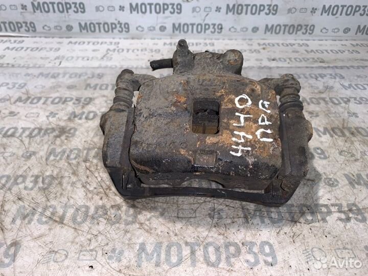 Суппорта передняя правая Mitsubishi L200 2.5 TD