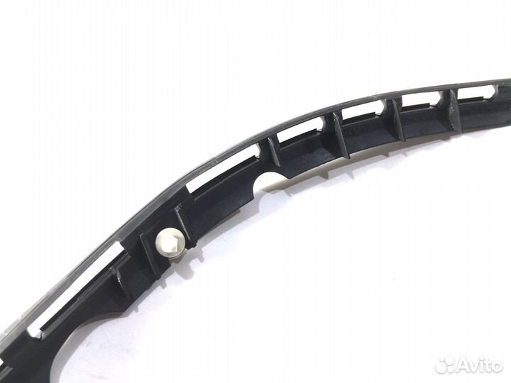 Крепление уплотнителя Audi A6 C6 Avant