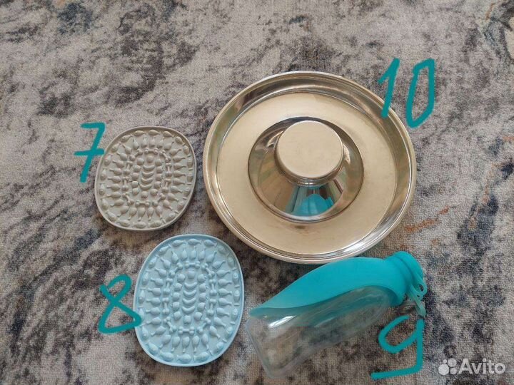 Много разных вещей для собак