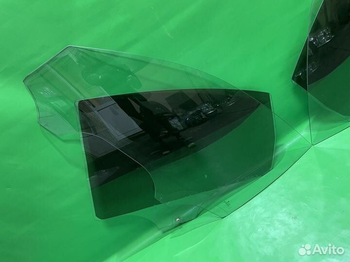 Стекло двери Volkswagen Passat B5