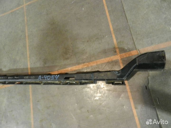 Кронштейн накладки порога - Mercedes-Benz GLA-X156