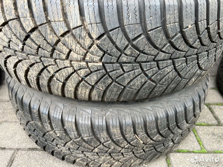 Goodyear UltraGrip 9 195/60 R15