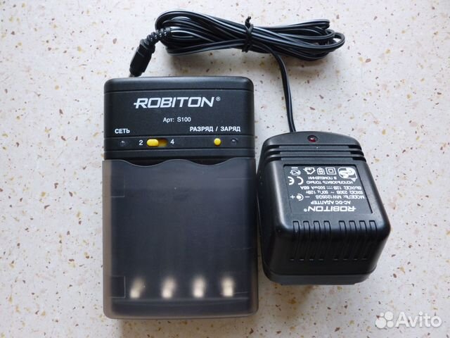 Интелектуальное зарядное устройство Robiton
