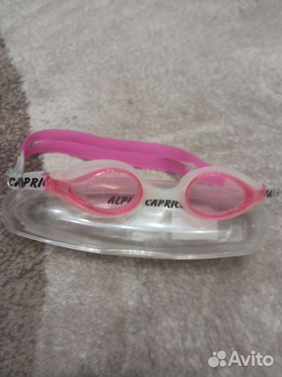 Очки для бассейна