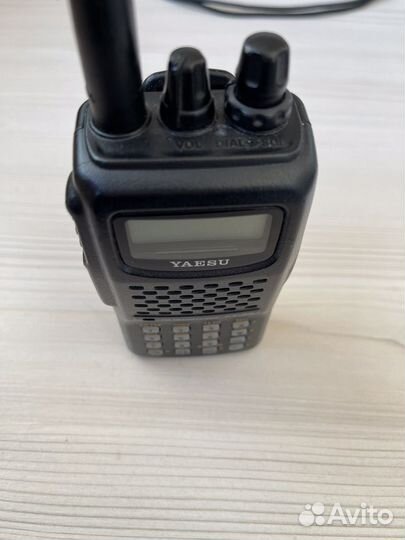 Радиостанция Yaesu FT-60R